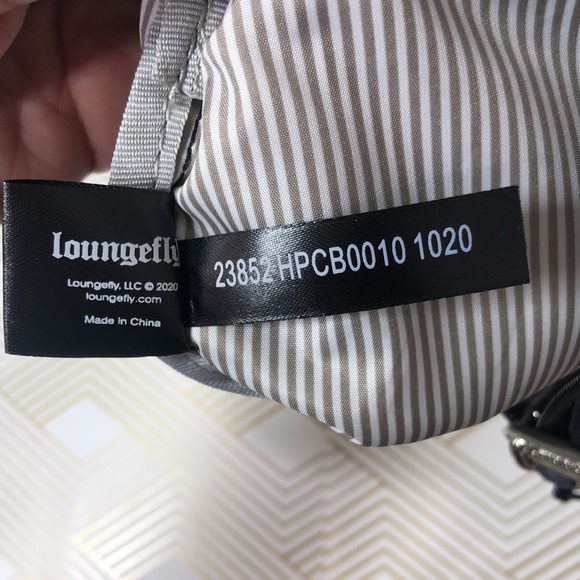 Loungefly Harry Potter make up bag - Picture 7 of 9